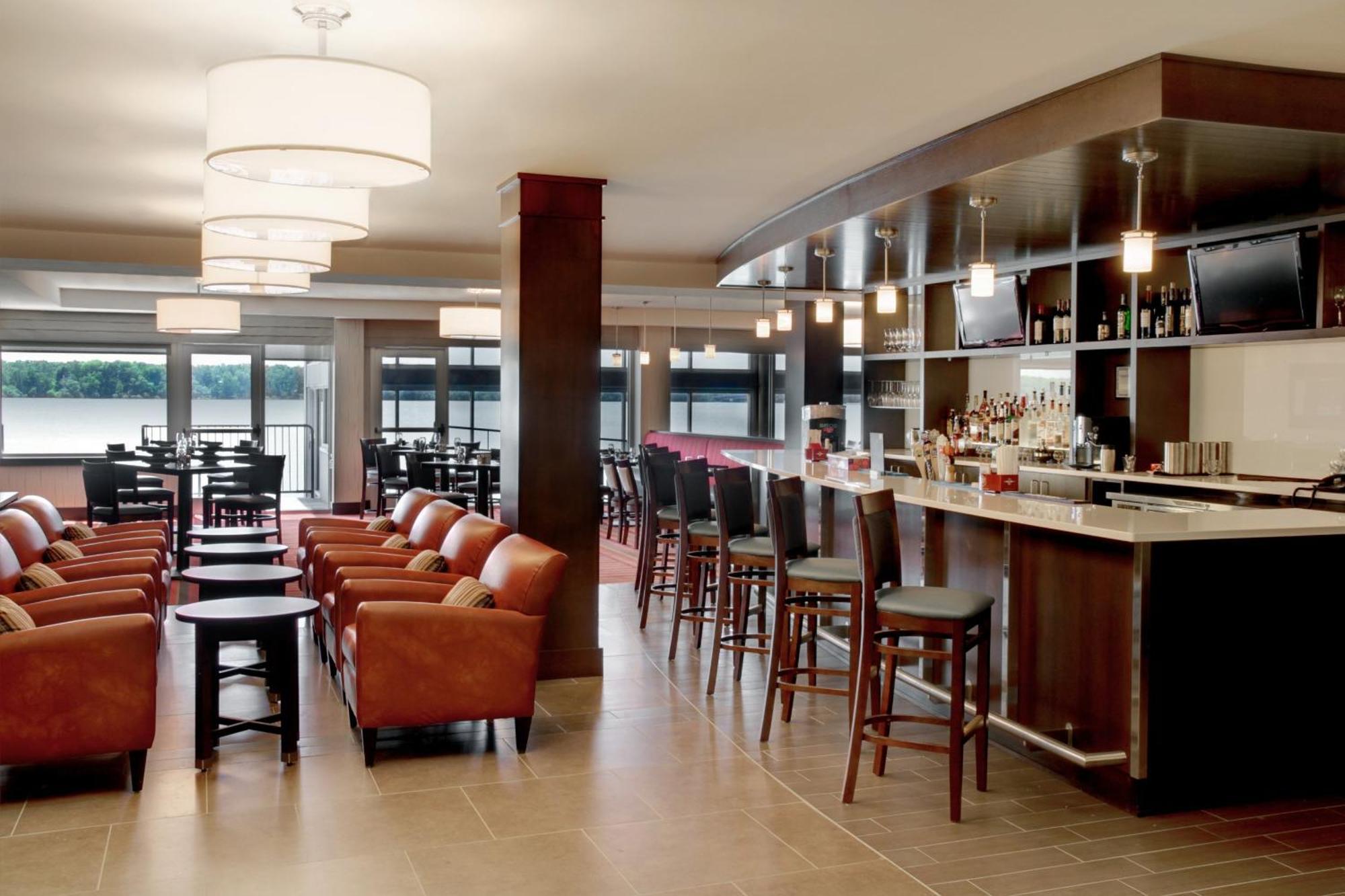 Crowne Plaza Ny - Riverside By Ihg Hotel 3*
