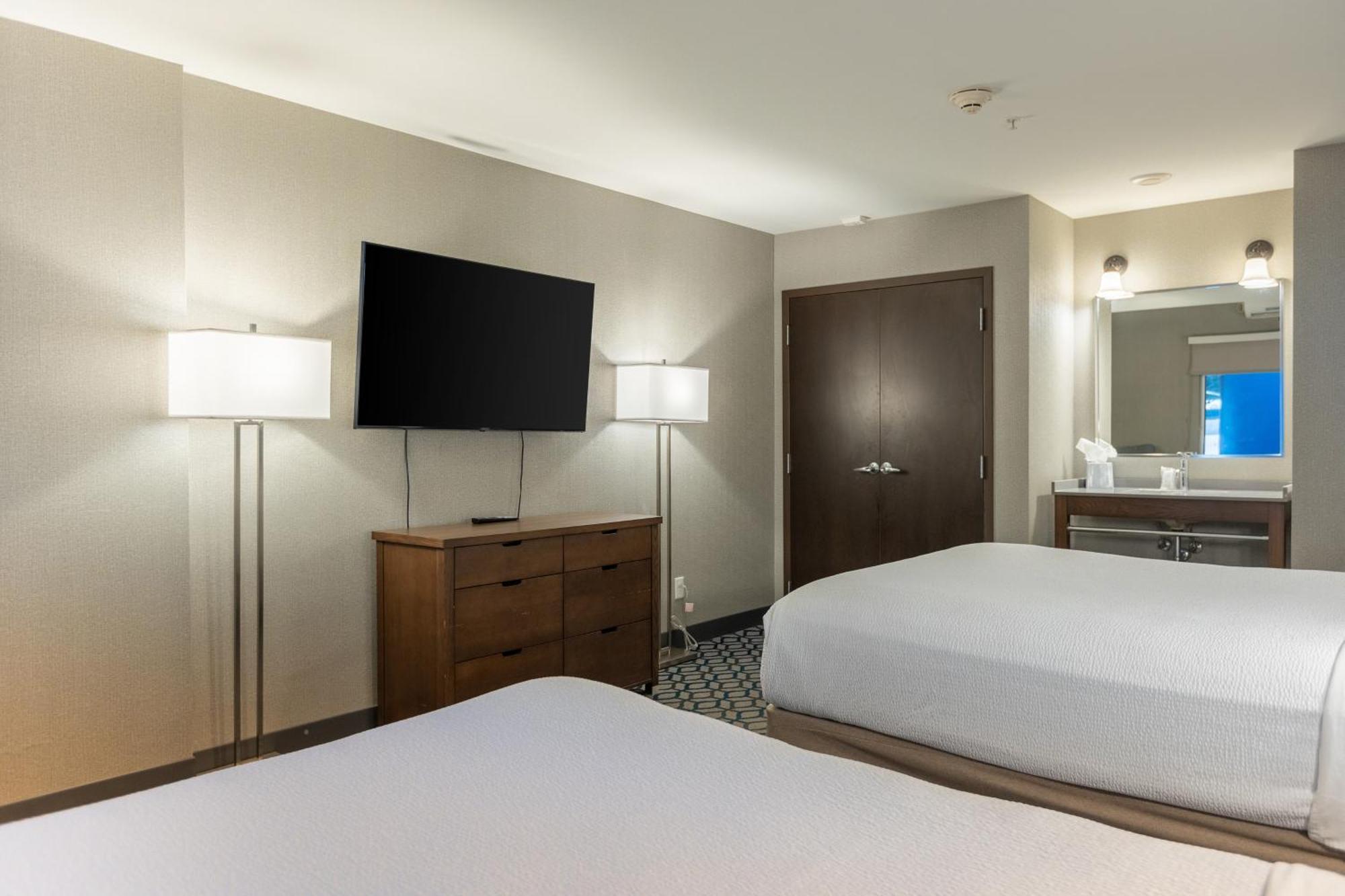 Crowne Plaza Ny - Riverside By Ihg Hotel