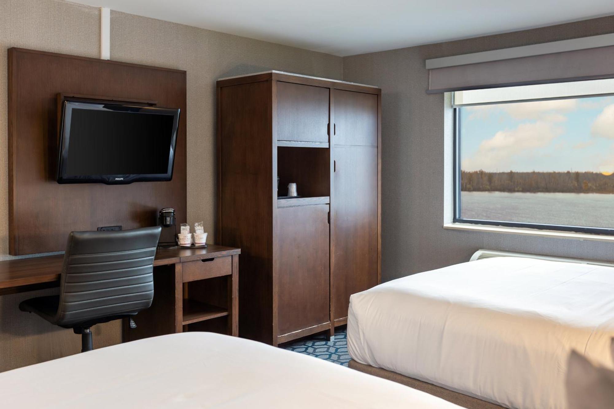 Crowne Plaza Ny - Riverside By Ihg Hotel