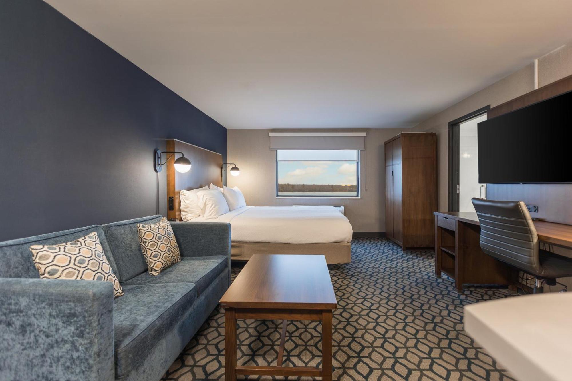 Crowne Plaza Ny - Riverside By Ihg Hotel 3*